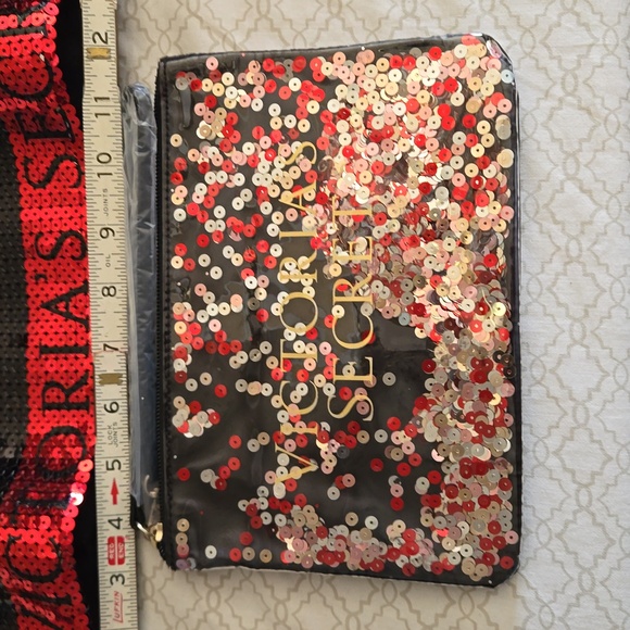 NWT Victoria's Secret Sequined Tote w/ a bonus matching wristlet - Picture 3 of 5